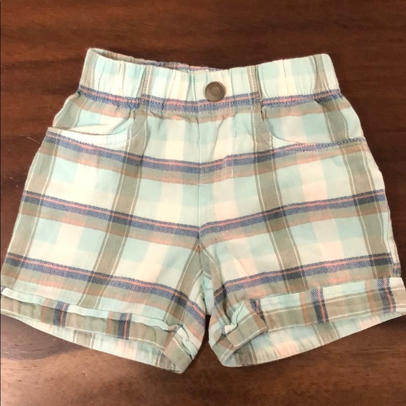 I t-shirt, 2 shorts - Picture 3 of 4